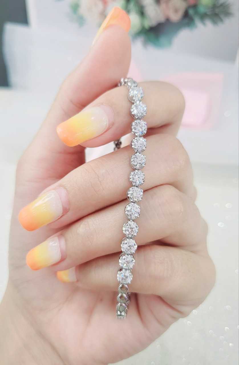 สร้อยข้อมือเพชรแท้จากแล็ป 2.44 กะรัต