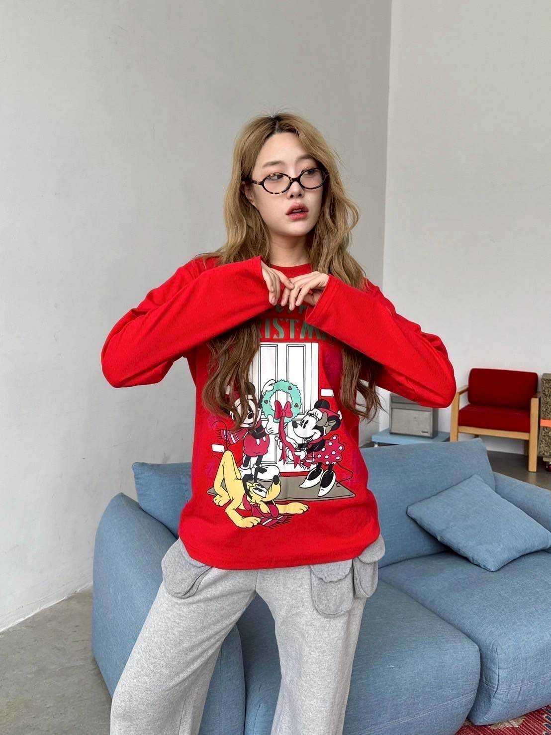 ( SALE ) DISNEY THEME X’MAS SWEATER 