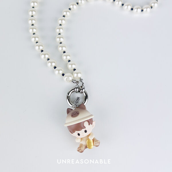 สร้อยคอมุกแก้วสลับหินสีน้ำเงินเข้ม 8 mm. HACIPUPU POP BEAN Popmart UA1006-01 Unreasonable Accesso...