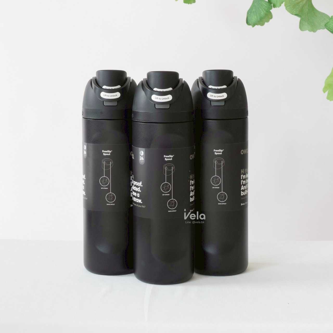 Owala FreeSip 24 oz (Very, Very Dark)