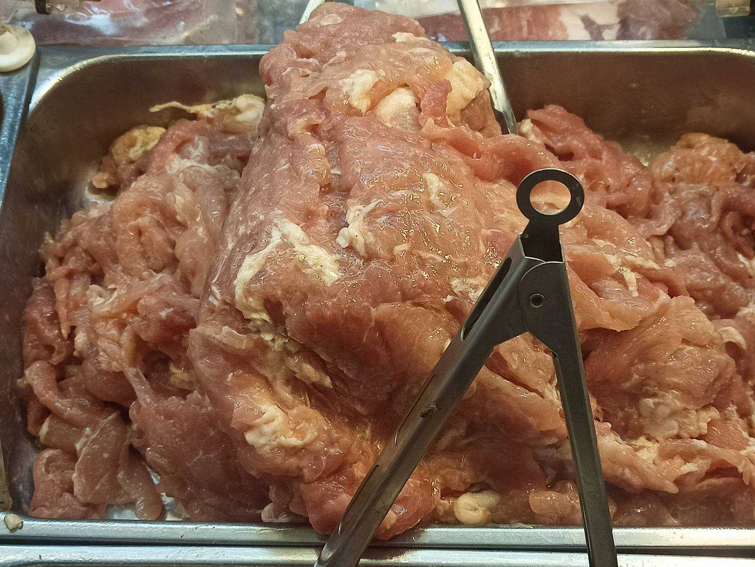 หมูราดหน้า(ร้านหมูหมักเจ้ฮั้ว)  ขั้นต่ำ 2 ขีด ขีดละ++