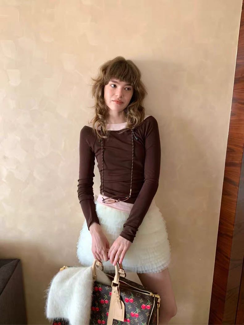 Starwberry choclet layers top 