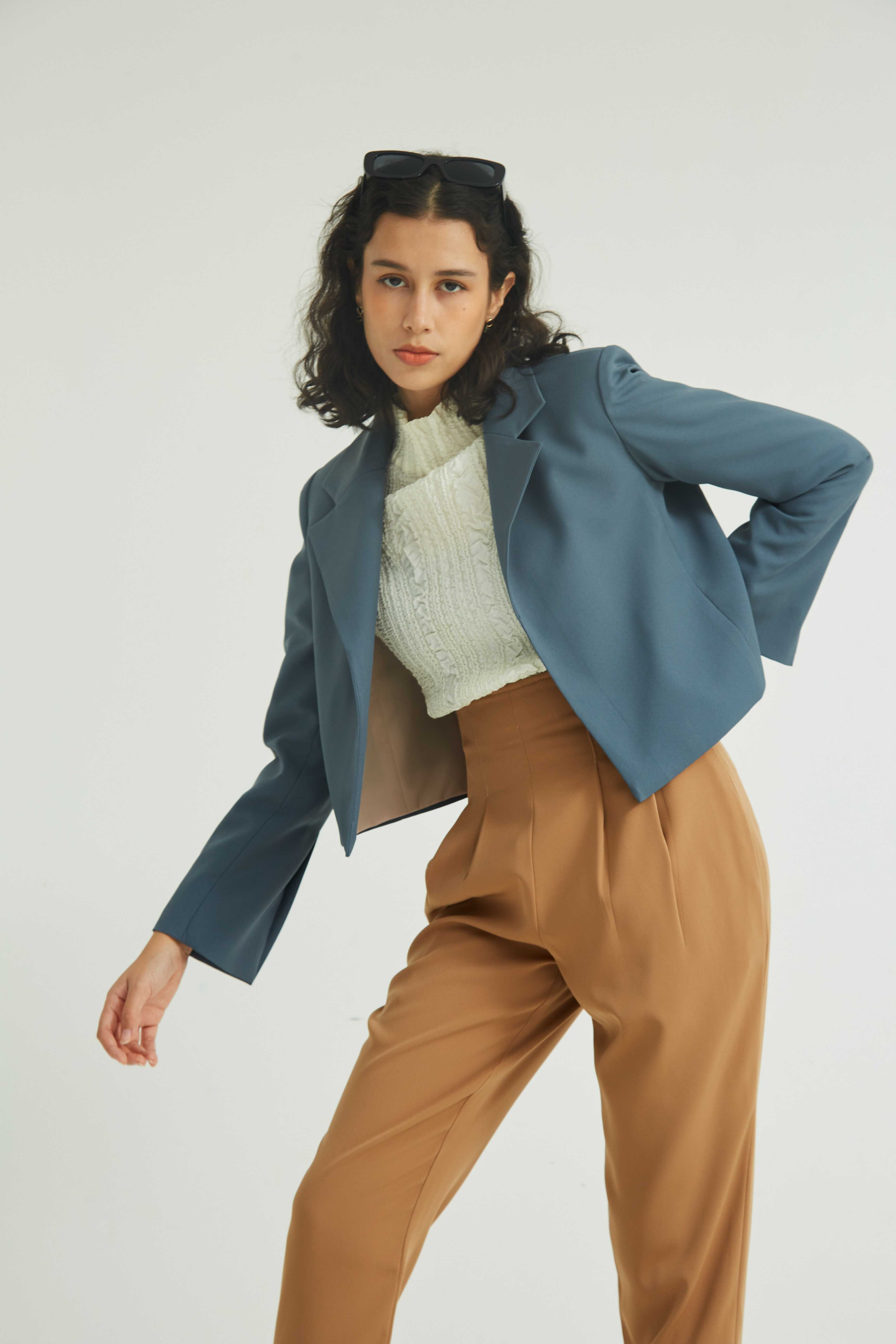SALE - Cropped Women Blazer เสื้อสูทครอปผู้หญิง