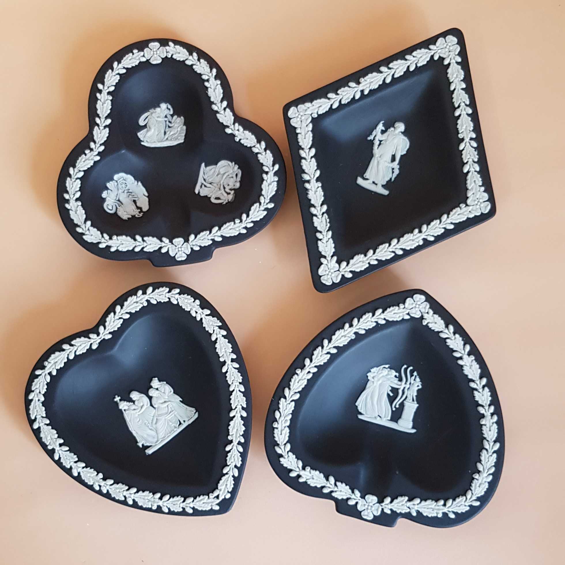 Wedgwood BLACK Jasperware Trinket dish จานสะสมวินเทจสีดำขนาดเล็ก