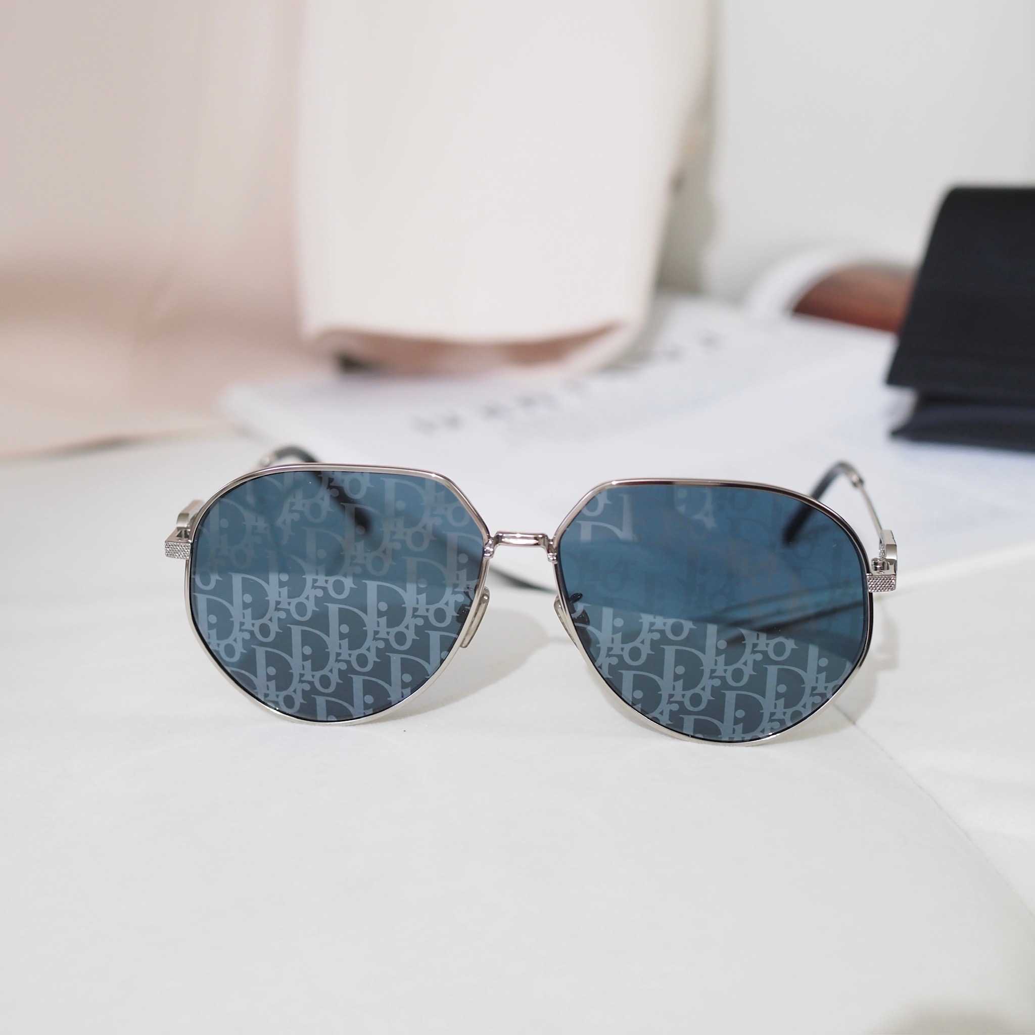 📍LIKE NEW📍DIOR CD Link A1U สี Blue Dior Lenses/Silver | ACC