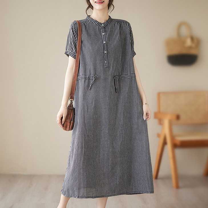 เดรสยาวลายริ้วคุมโทนเข้มๆแบบเรียบเก๋น่ารักๆ ผ้าคอตตอนผสม เนื้อผ้าใส่สบายไม่ร้อน - สีดำ