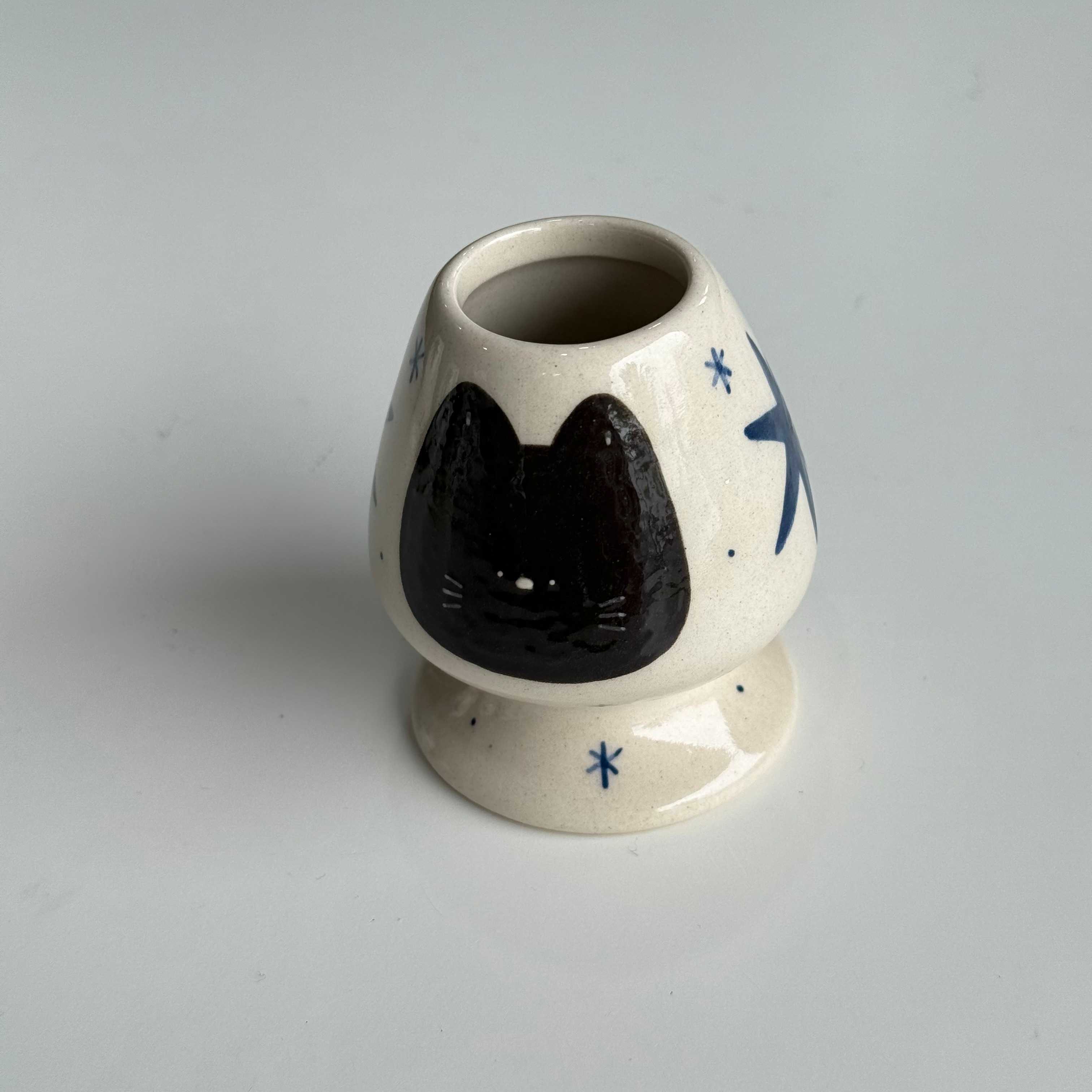 Black Cat Chasen Stand