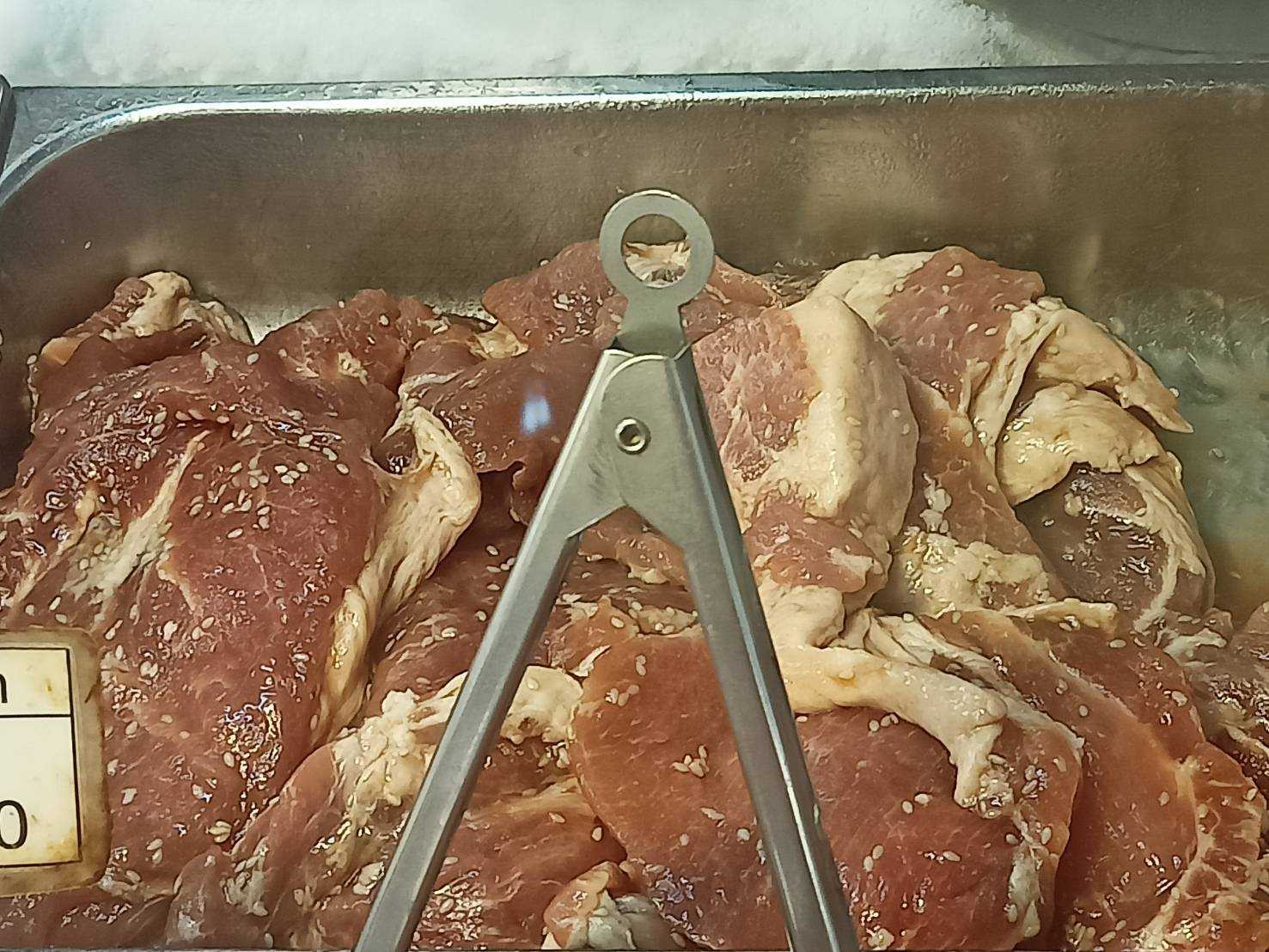 หมูสันคอหมักงา (ร้านหมูหมักเจ้ฮั้ว) ขั้นต่ำ 2 ขีด ขีดละ++