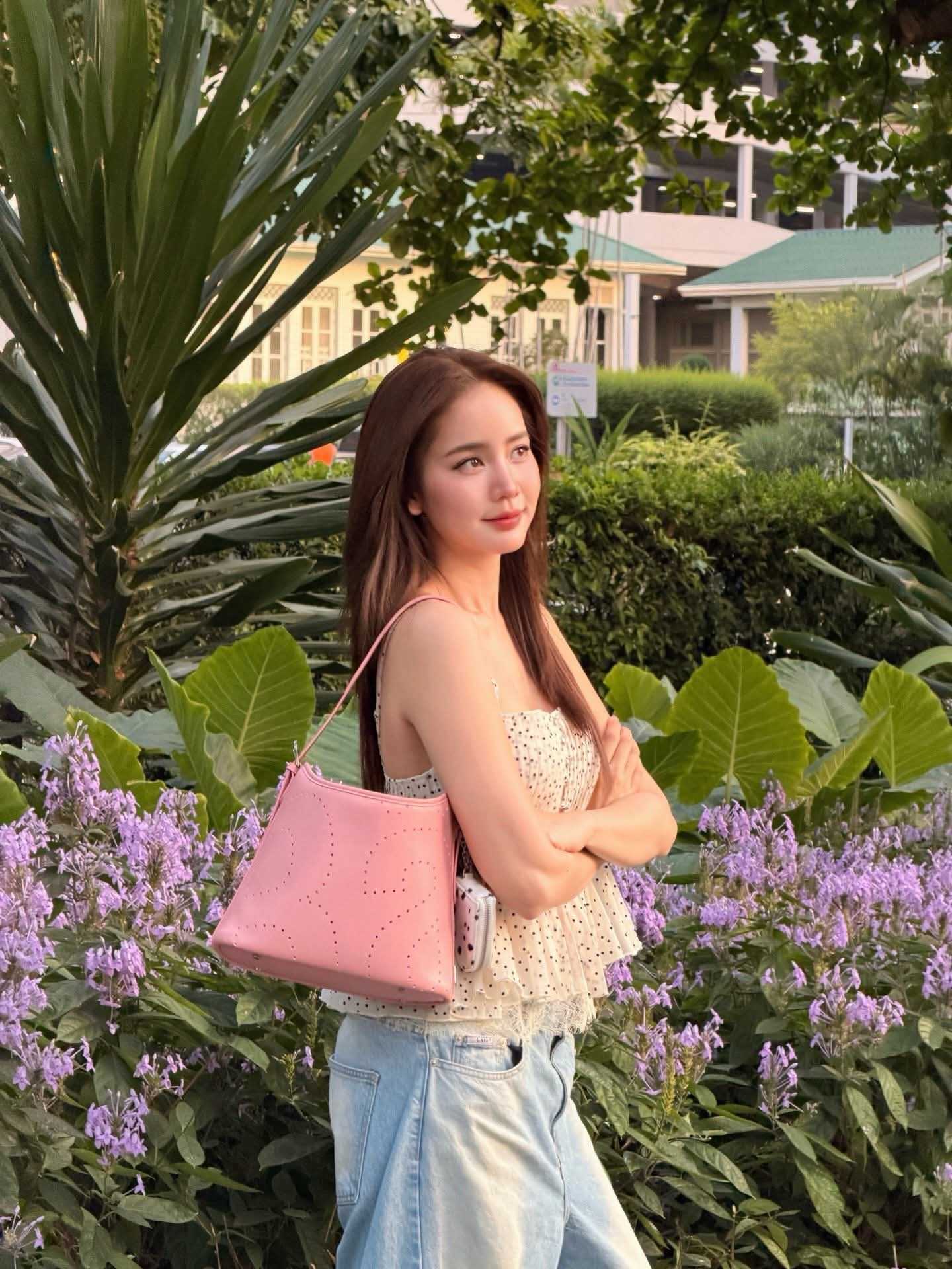 Rally Loop Bag Valentine's Limited สีชมพู สีฟ้า