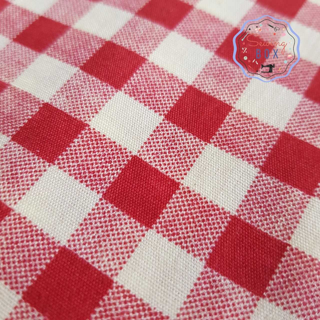 ผ้าลายตาราง ขนาดกลาง สีเลือดหมู  ผ้าเนื้อนุ่ม ใช้งานได้อเนกประสงค์ หน้ากว้าง 45 นิ้ว
