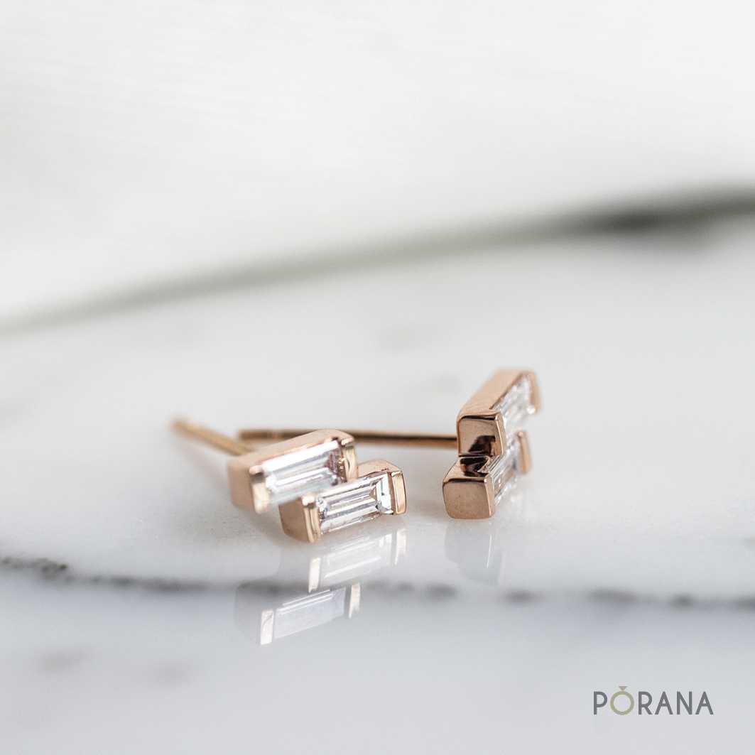 Double Baguette Diamond stud earrings ต่างหูสายฟ้าคู่ใหญ่ E0003