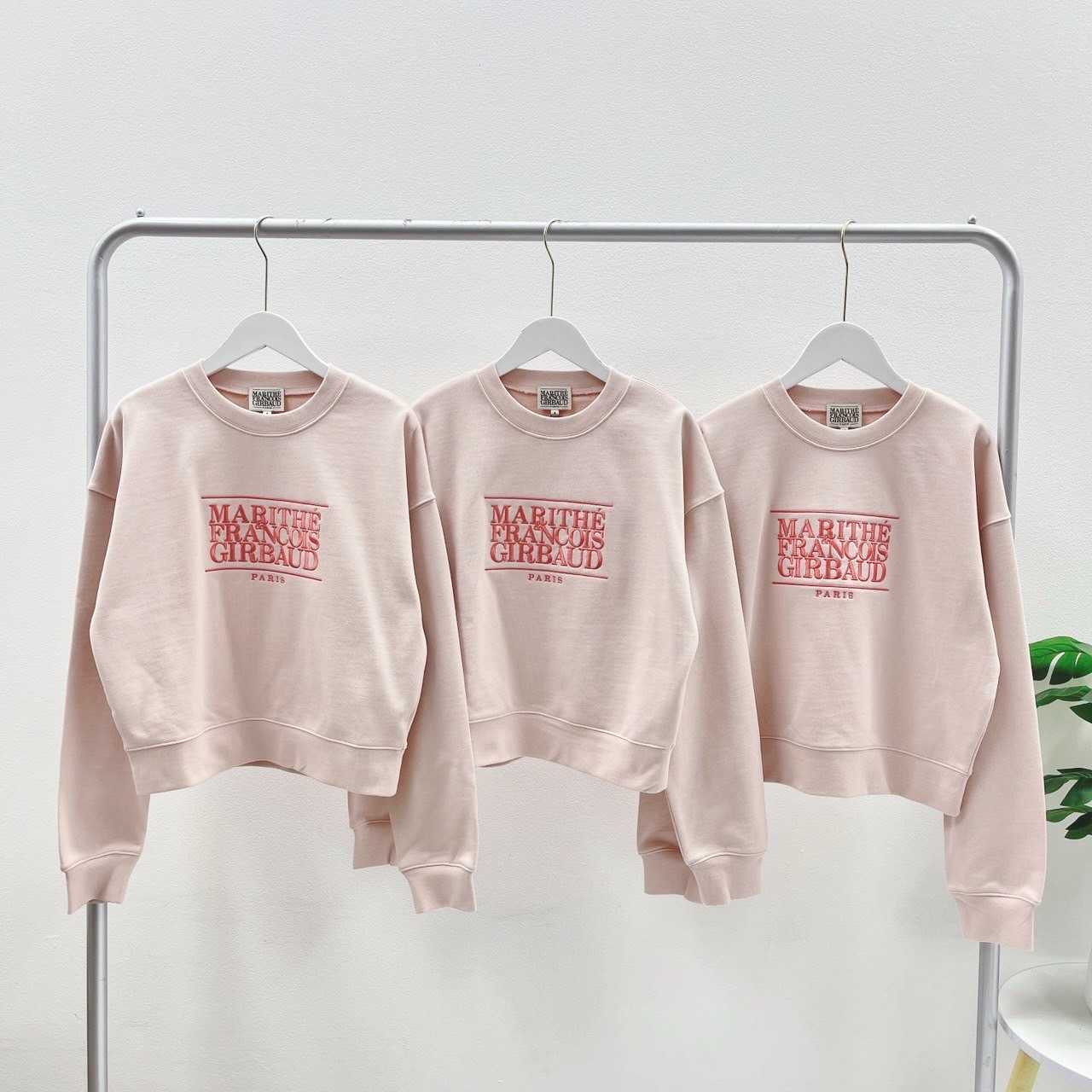 Marithe W classic Cropped Sweatshirt (Pink)