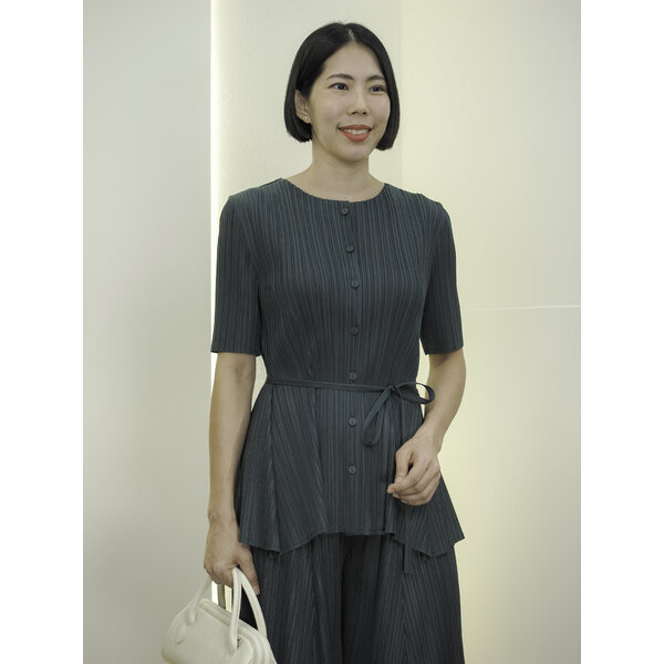 2MUAY รุ่น GJO10704-9 เสื้ออัดพลีท BUTTON FRONT FLARE PLEATED TOP FREE SIZE