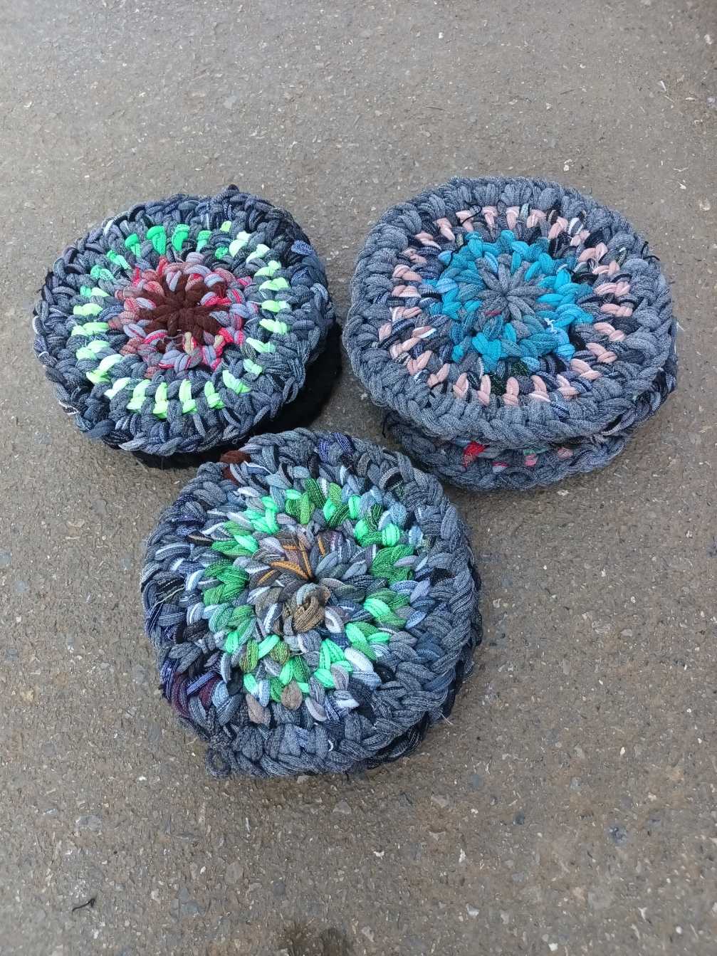 F0090 แผ่นรองครก รองเขียง ผ้าถัก 6เหลี่ยม ขนาด 9 นิ้ว รองครก