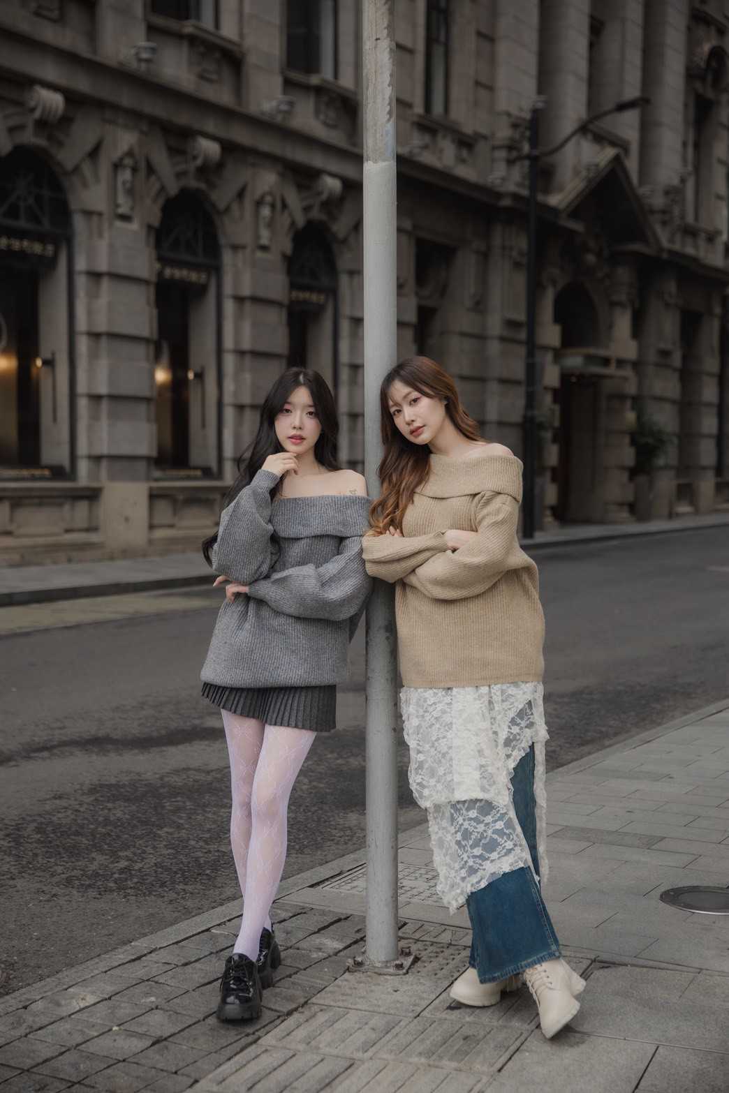 Kns25 Mira Knit Off-Shoulder Sweater