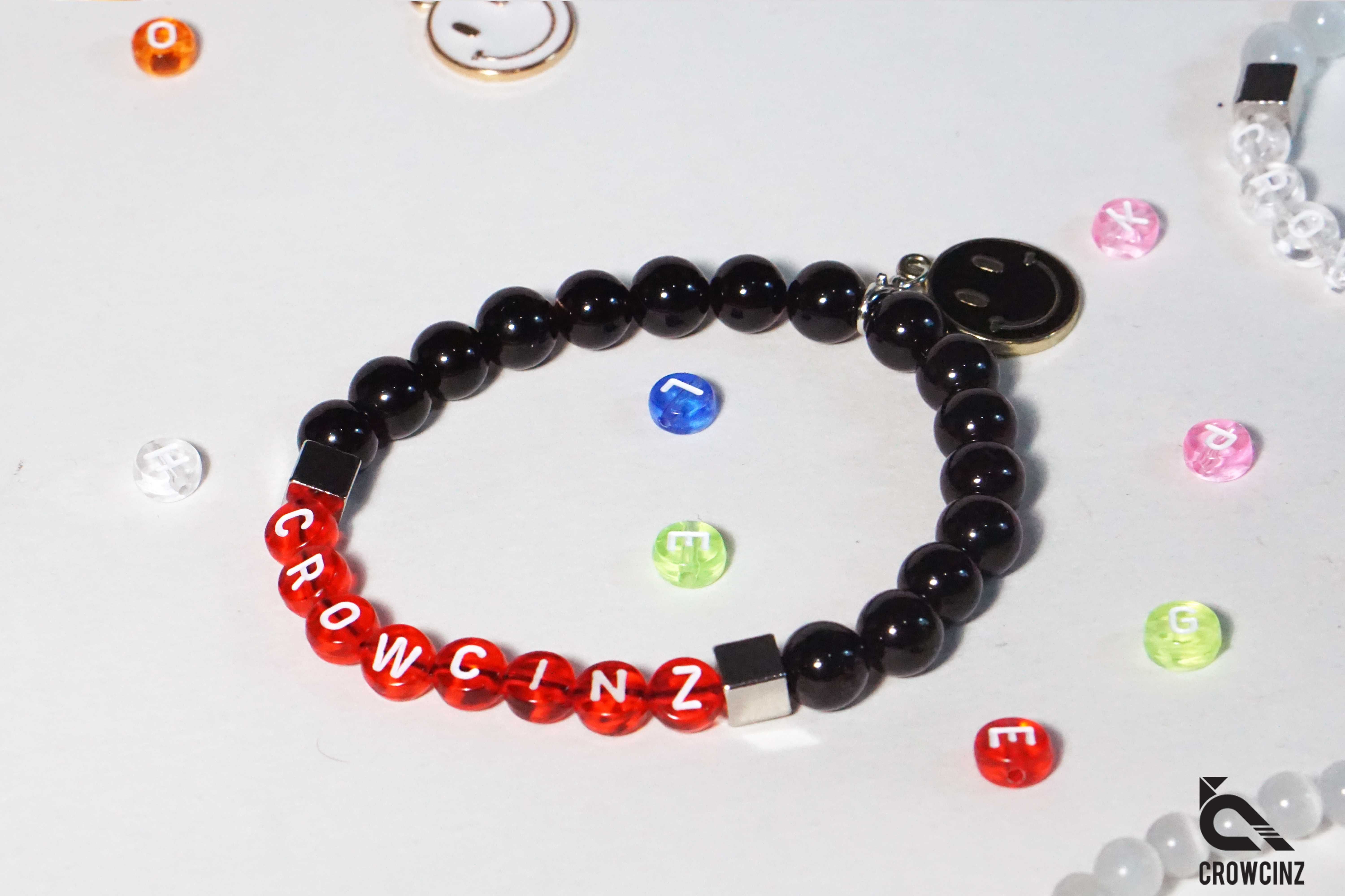 Crowcinz Letter Smiley Bracelet 8mm.
