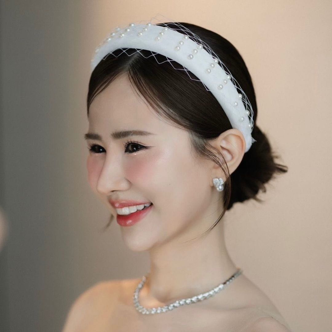 White pearl mesh headband (พร้อมส่ง)