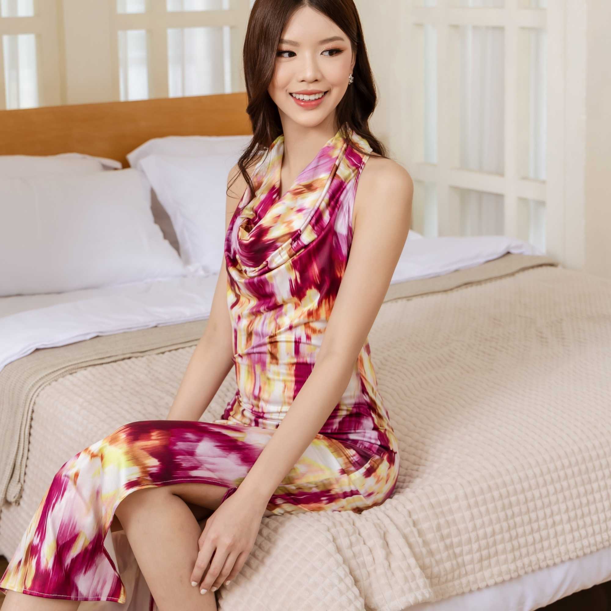 (พร้อมส่ง) Anya Drop Collar Graphic Printed Long Dress