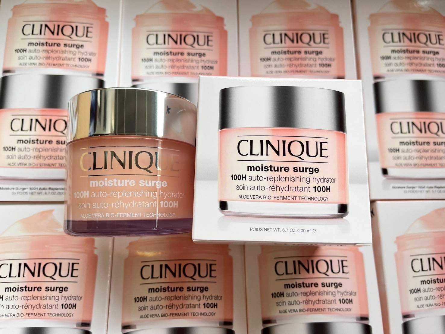ครีม​บำรุง​ผิวหน้า​  Clinique Moisture Surge™ Extended Replenishing Hydrator 100H 200ml.