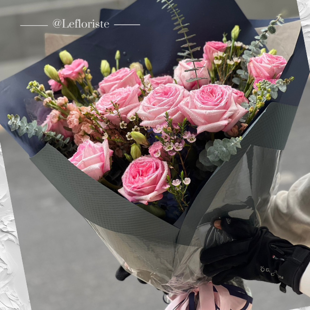 ช่อดอกไม้สด  Blooming Elegance 19