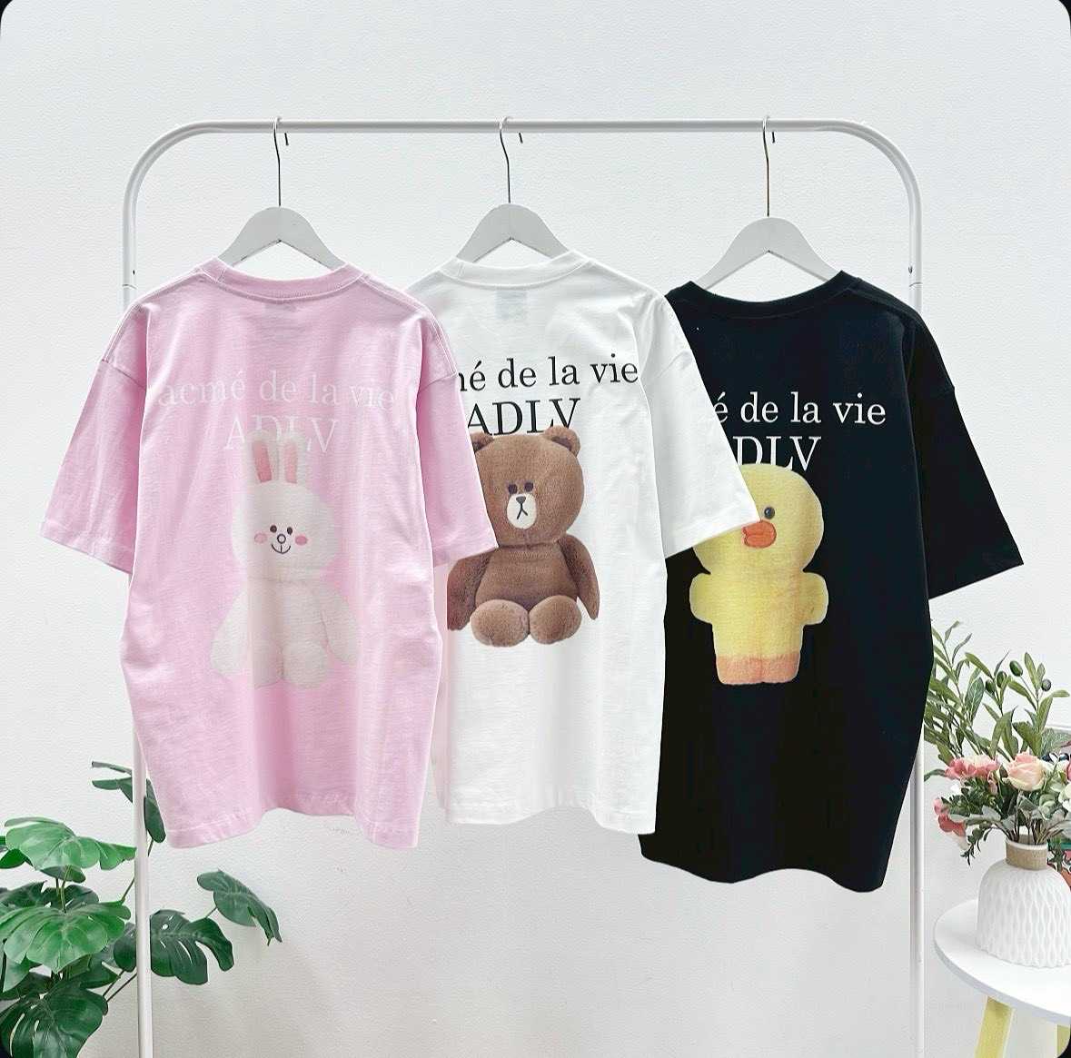 พร้อมส่ง  ADLV Line Friends T-Shirt ( All Color )