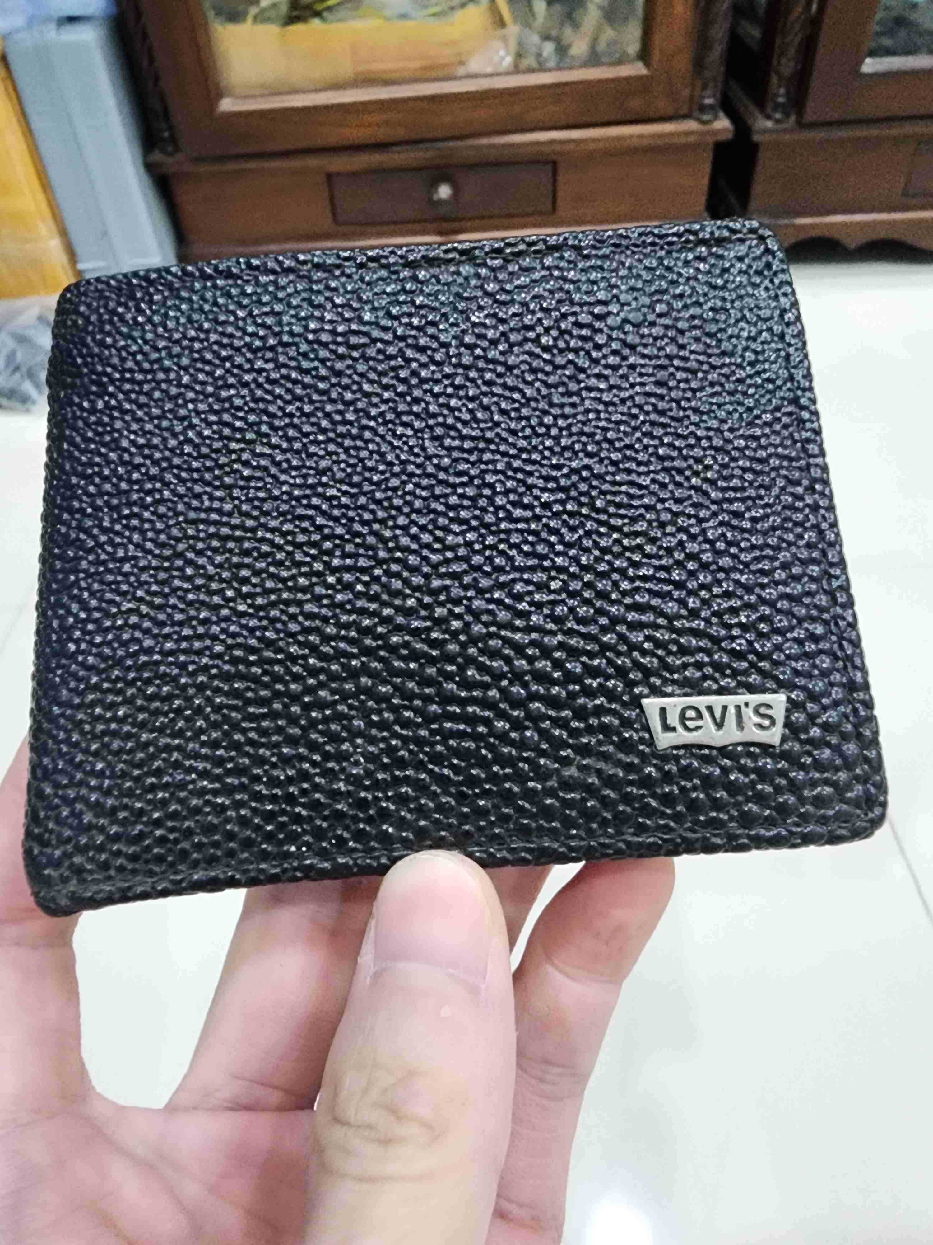 กระเป๋าหนัง ใบที่ 2  ลายปลากระเบน สวยเก่าเก็บ หายาก สวย พร้อมส่ง