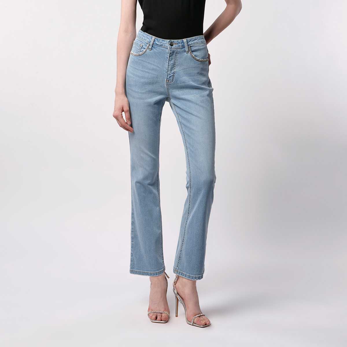 กางเกงยีนส์ทรงแฟลร์ | Fit and Flare Denim Pants | 06350