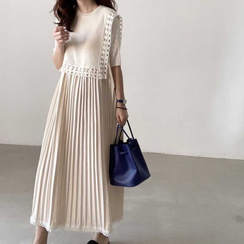 เดรสยาวโทนสีครีมแบบเรียบหรูดูดีสวยงามมากๆ จะใส่ออกงาน ใส่ไปเที่ยว หรือใส่ทำงานก็ได้ทุกโหมด