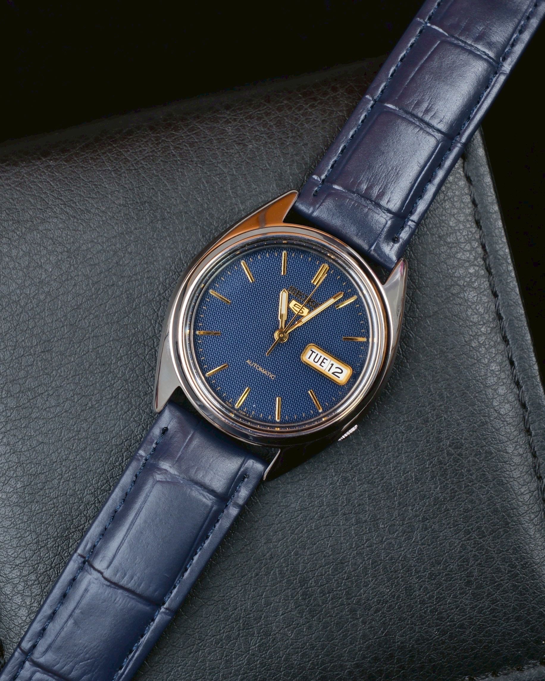 Seiko 5 Automatic (7s26) หลังหลังเปลือยโชว์ตัวเครื่อง