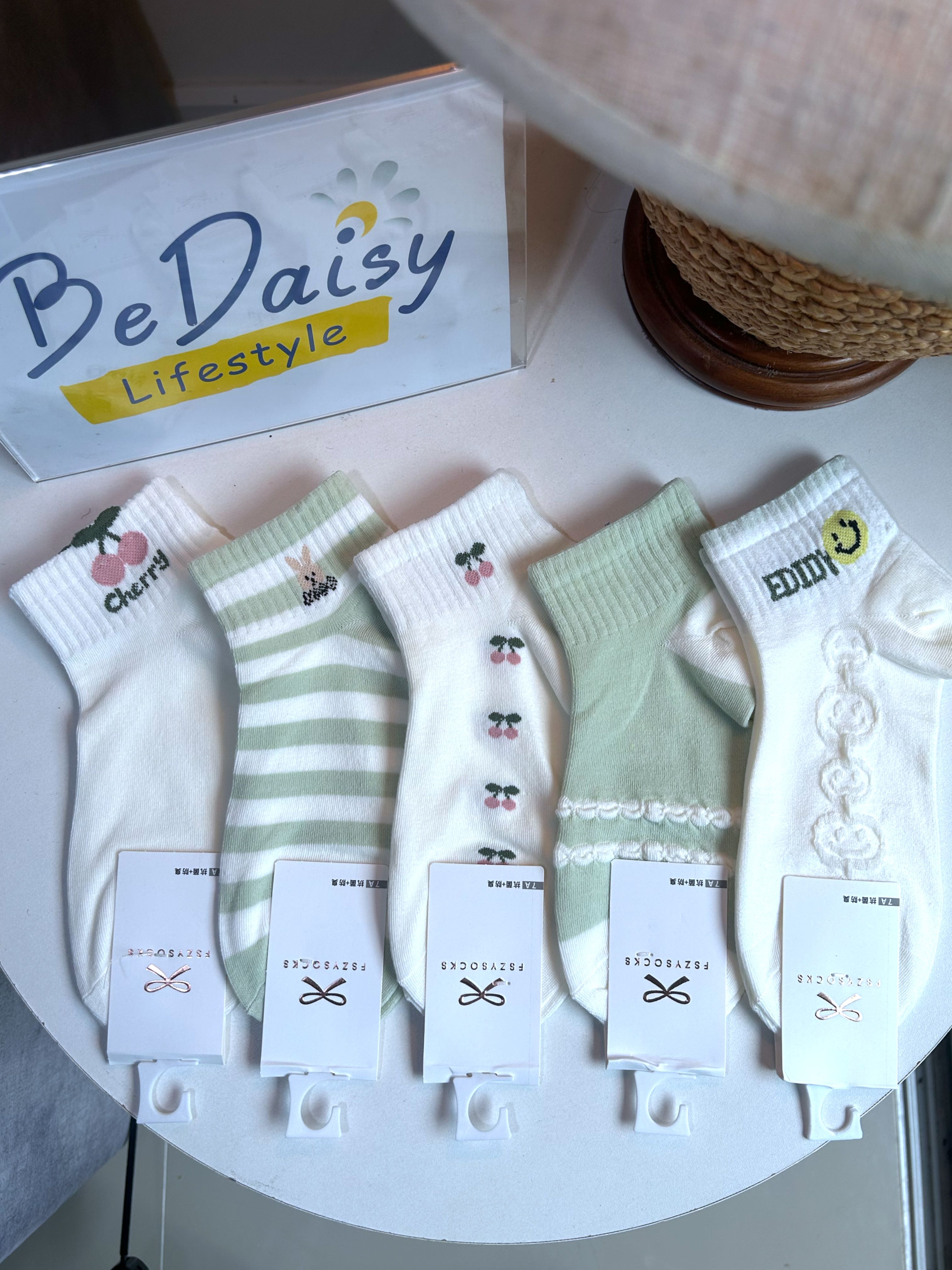 ถุงเท้าข้อสั้นโทนเขียวพาสเทล