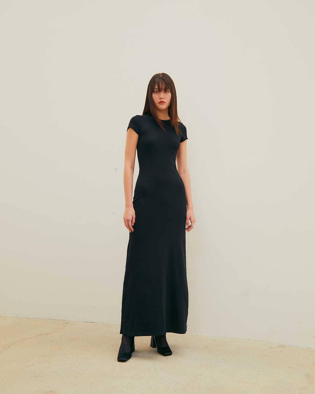 Cut out back dress (Black)