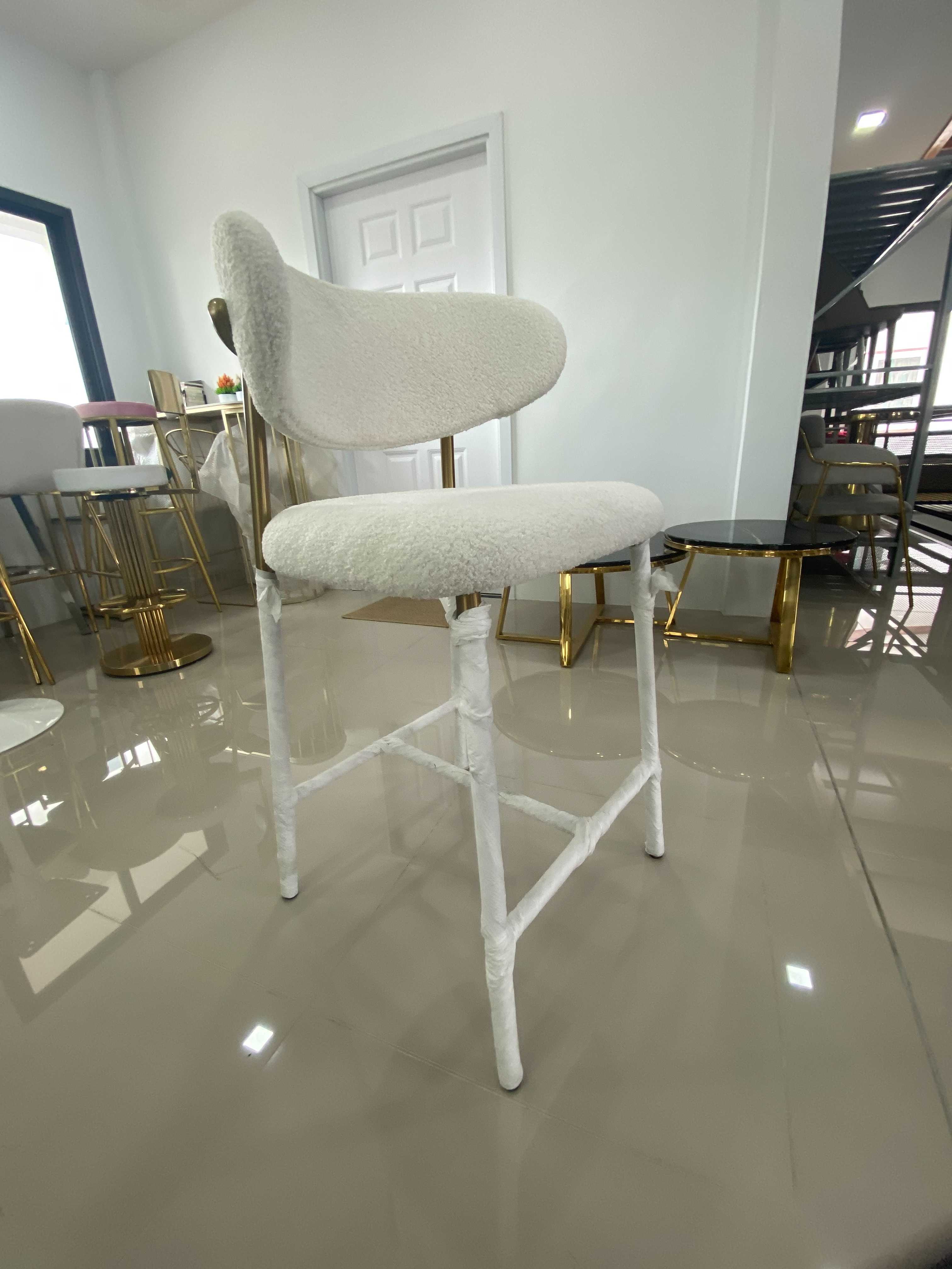 เก้าอี้บาร์ ขาสีทอง ผ้าขนแกะ H65cm