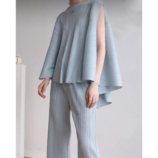 ปรับราคาลง!! 2MUAY รุ่น GJO7268 เสื้อพลีทคุณภาพ SLEEVELESS BOW TIE VOLUME PLEAT TOP 6 สี FREE SIZE