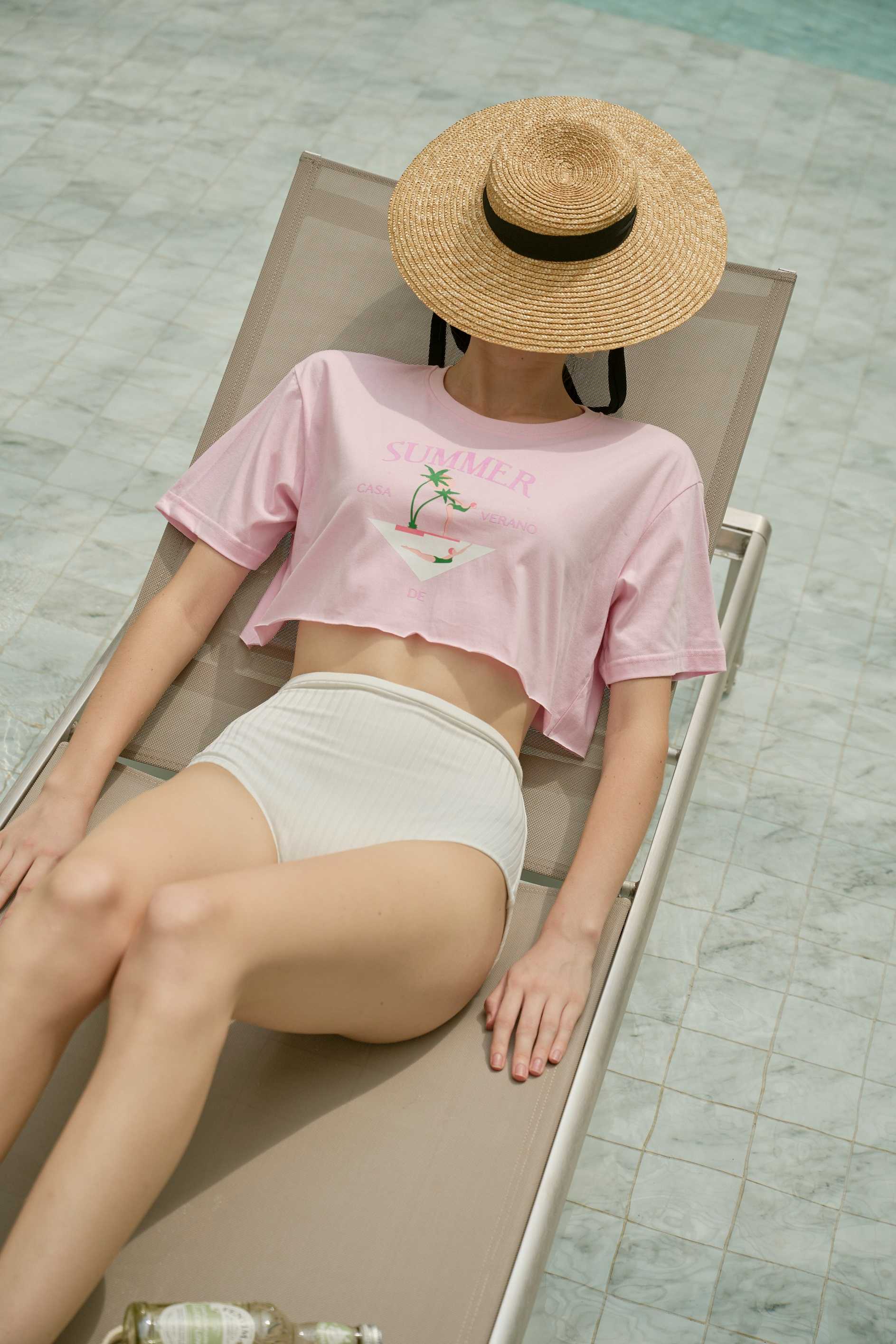 Casa De Verano Rosa Crop T-shirt