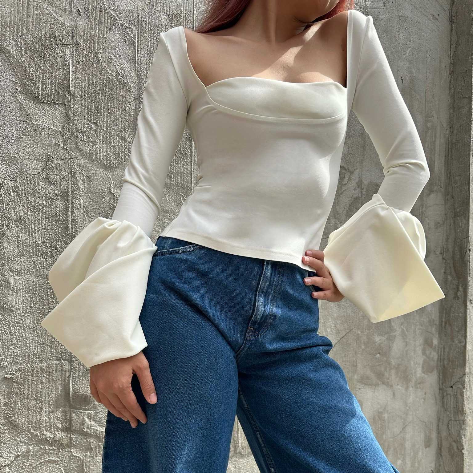SALE A.W.A.K.E MODE  TOP WITH SQUARE DECOLLETE AND PUFF CUFFS - LIGHT CREPE IVORY