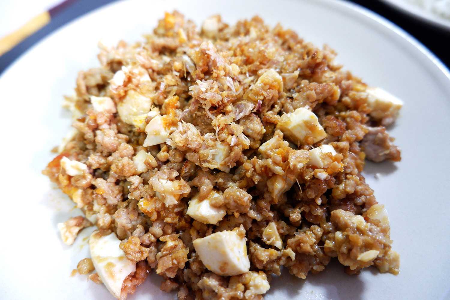หมูสับผัดไข่เค็ม Stir fried minced pork with salted egg