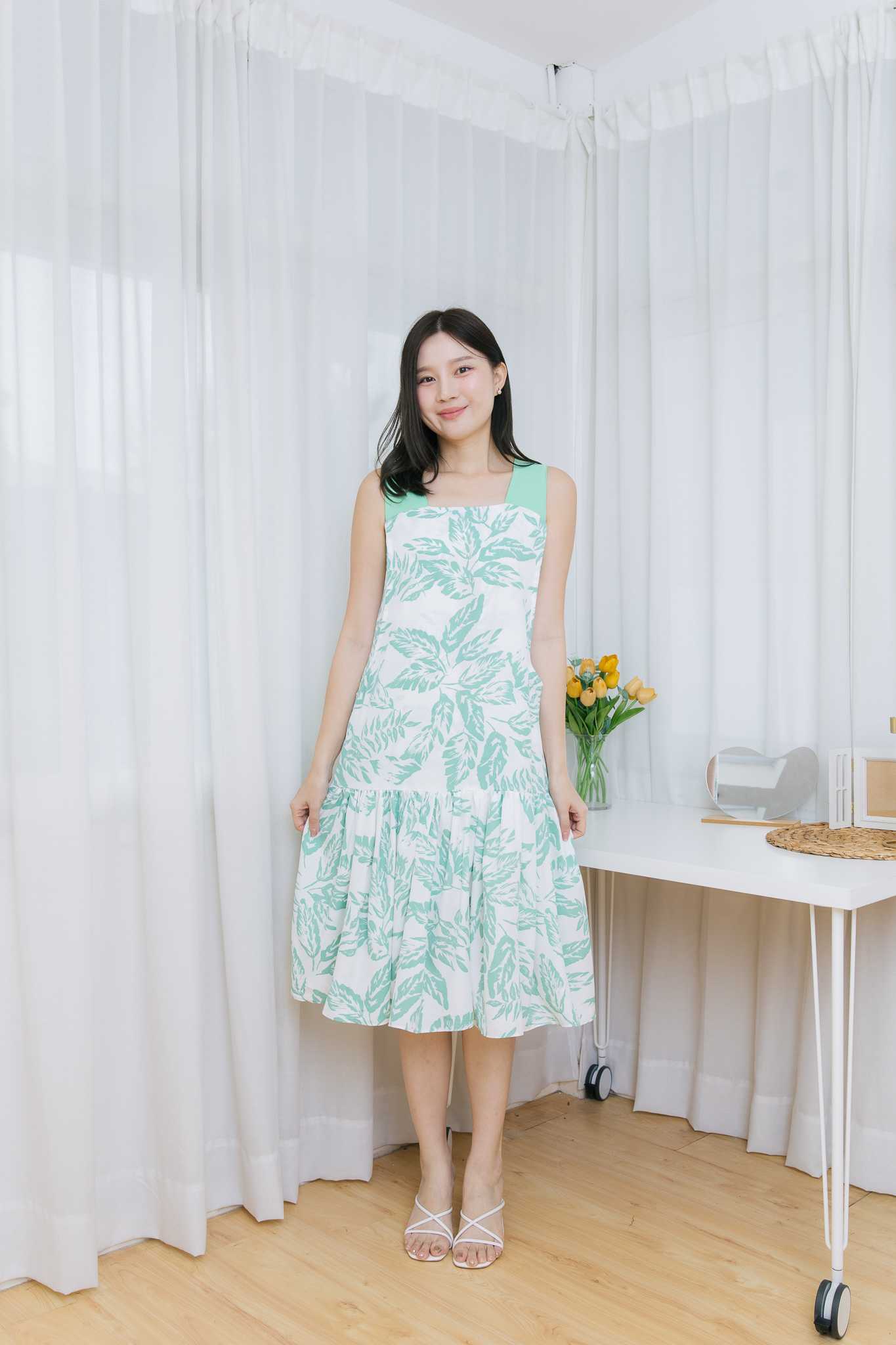 เดรสให้นม Green leaf twotone dress