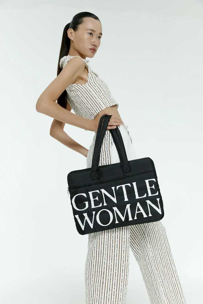 กระเป๋า GENTLEWOMAN NIGHT TIME PUFFER LAPTOP BAG Size 15.5 แท้💯 จาก Shop ✅