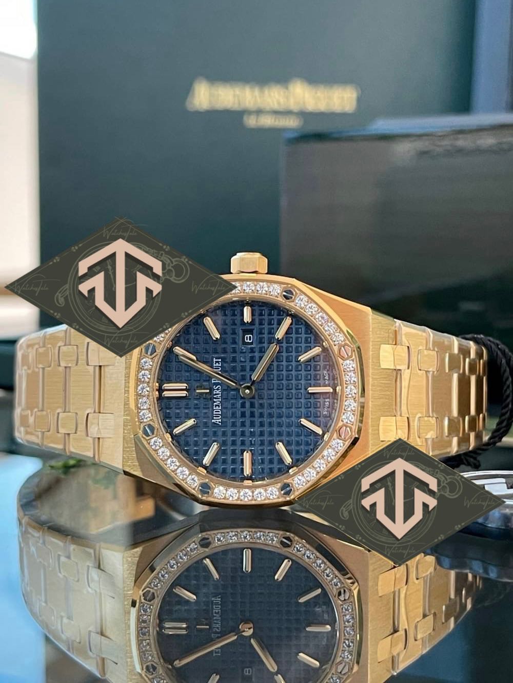 Audemars Piguet AP Royal Oak 33 mm. Blue Dial Ladies Yellow Gold Ref.67651BA ZF