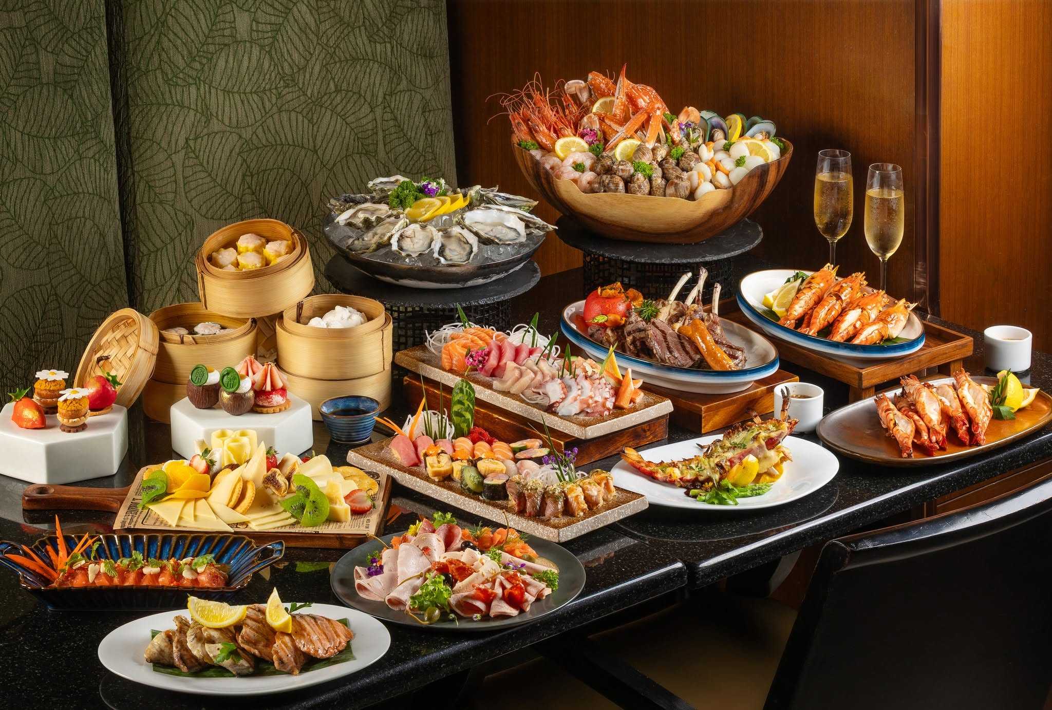 บัตรทานอาหาร Sunday Brunch Buffet ห้องอาหาร Vertigo Too รร Banyan Tree Bangkok กรุงเทพ สำหรับ 2 ท่าน