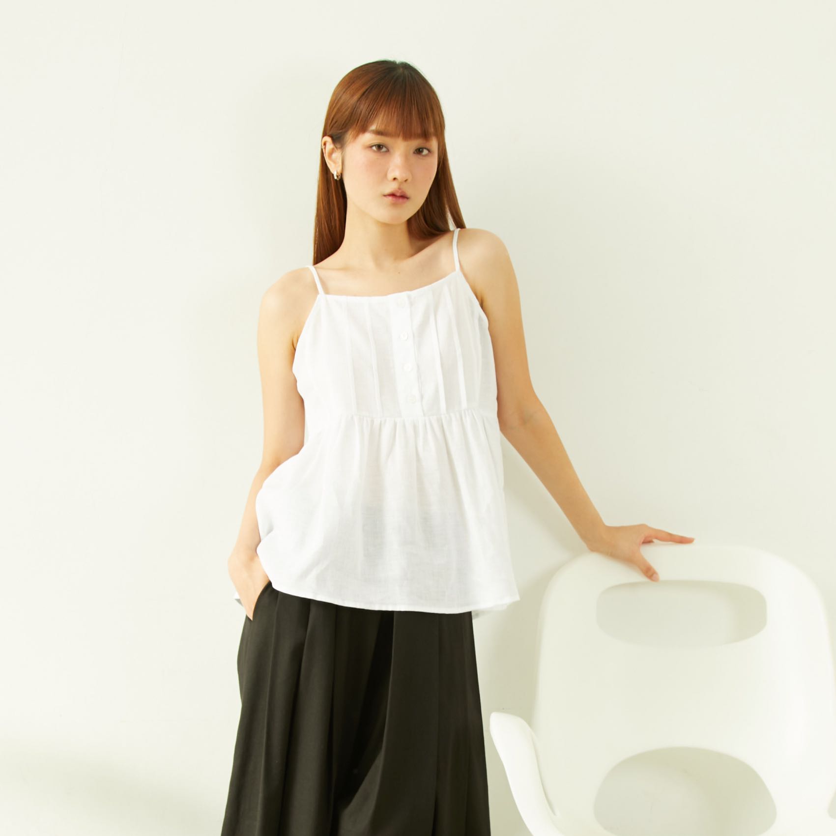เสื้อสายเดี่ยวผ้าลินิน - สีขาว