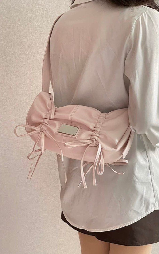 พร้อมส่ง ของแท้  MATIN KIM HALF SHIRRING RIBBON ROUND BAG IN PINK  สายปรับได้ คล้องไหล่ ครอสบอดี้