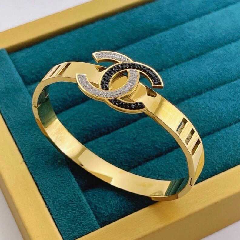 กำไลข้อมือ Chanel