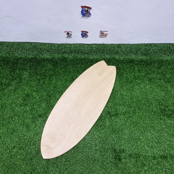 0501 บอร์ดไม้ทรง Surf board หางปลา 31.5x87.5cm หนา 1.2cm ยังไม่ได้เจาะรู ตั้งโชทำป้ายร้าน