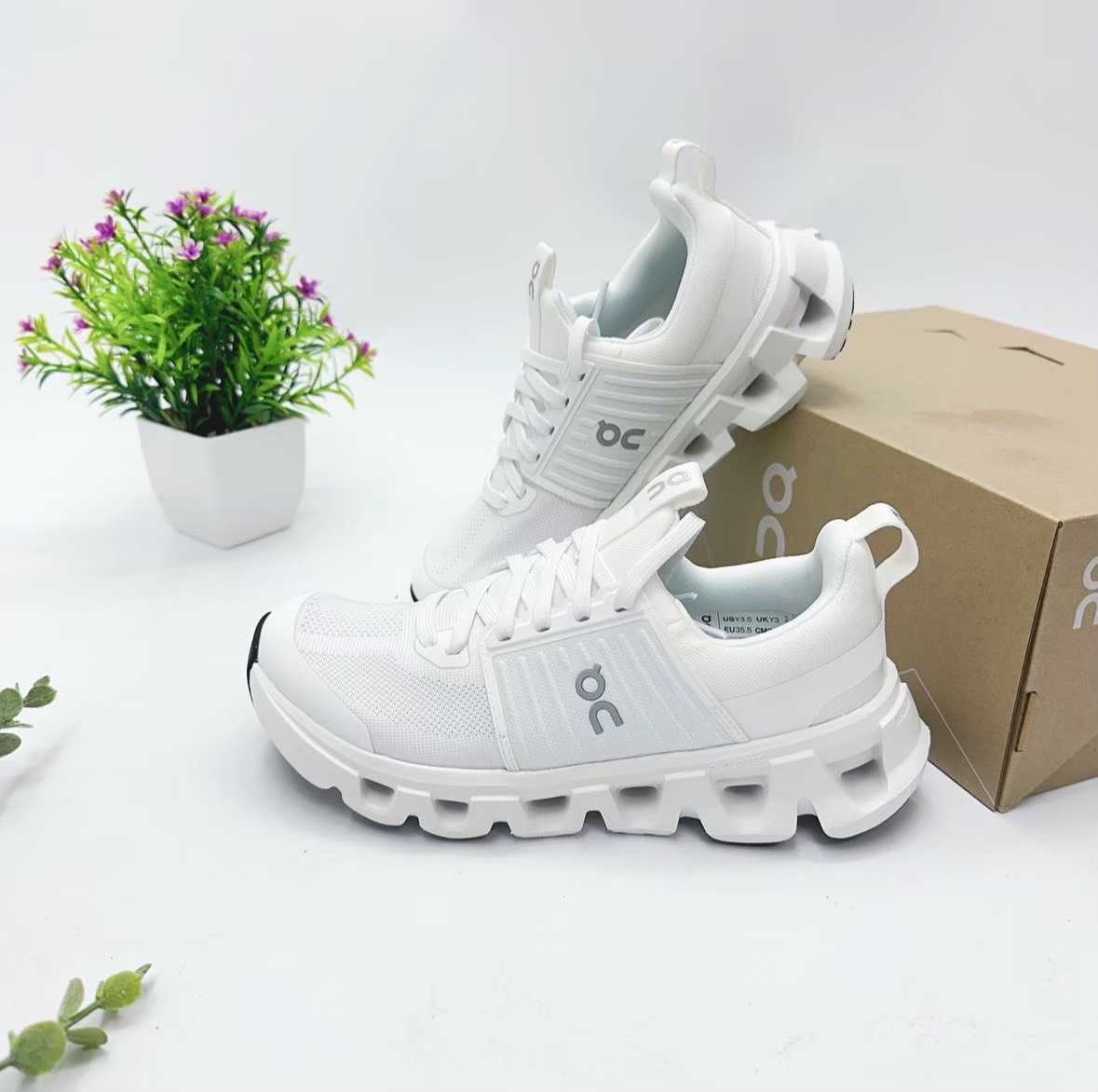พร้อมส่ง  On Cloud Swift Shoes ( All White )