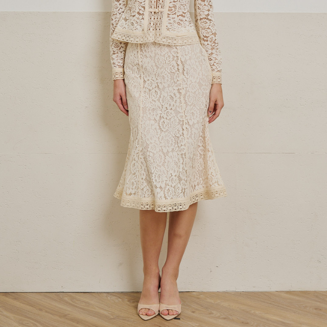 Rosen - Mira Lace Midi Skirt (กระโปรงลูกไม้ สีงาช้างและสีดำ)