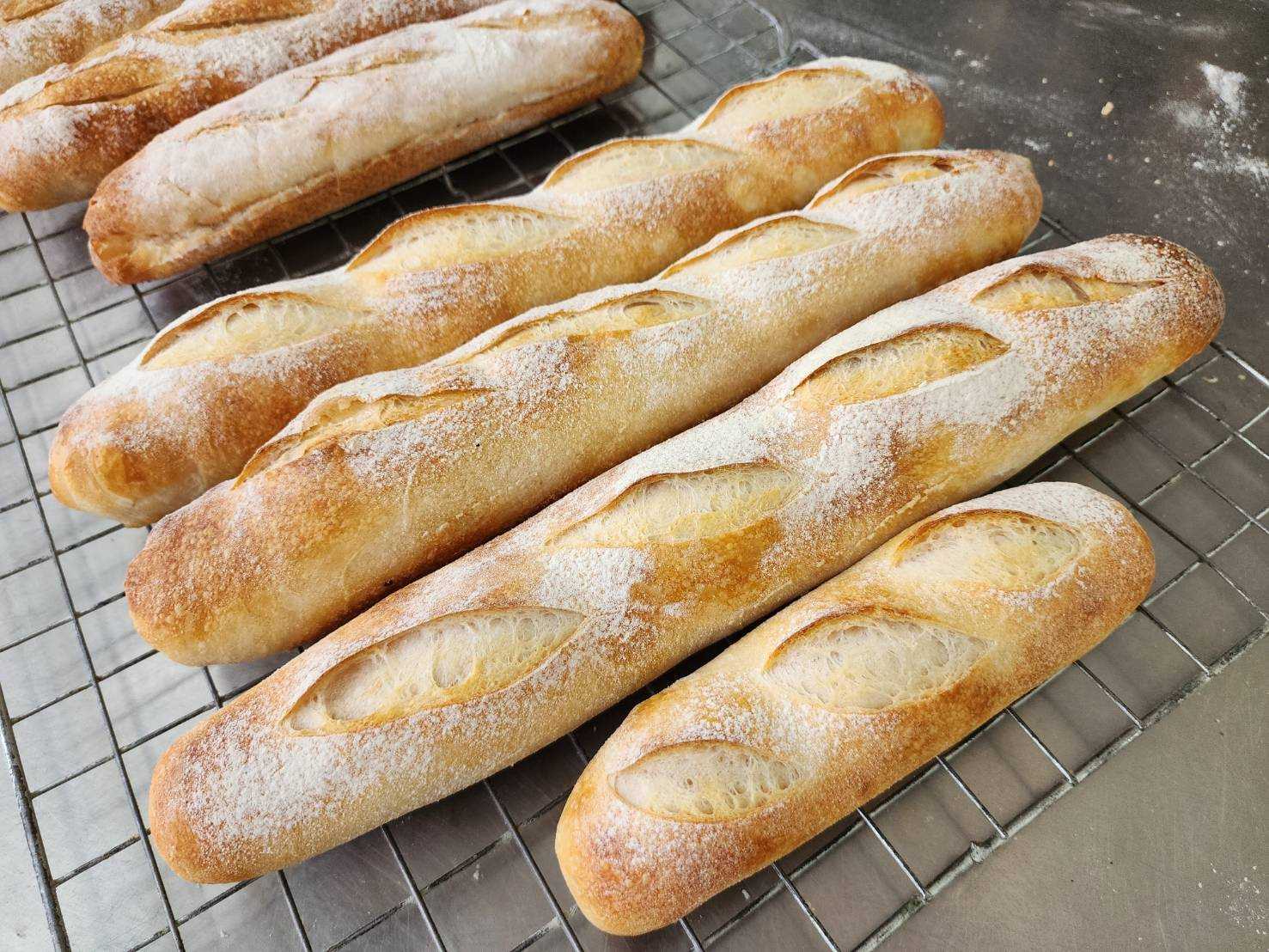 Sourdough Baguette 3 pcs ซาวโดว์บาแก็ต 3 แท่ง