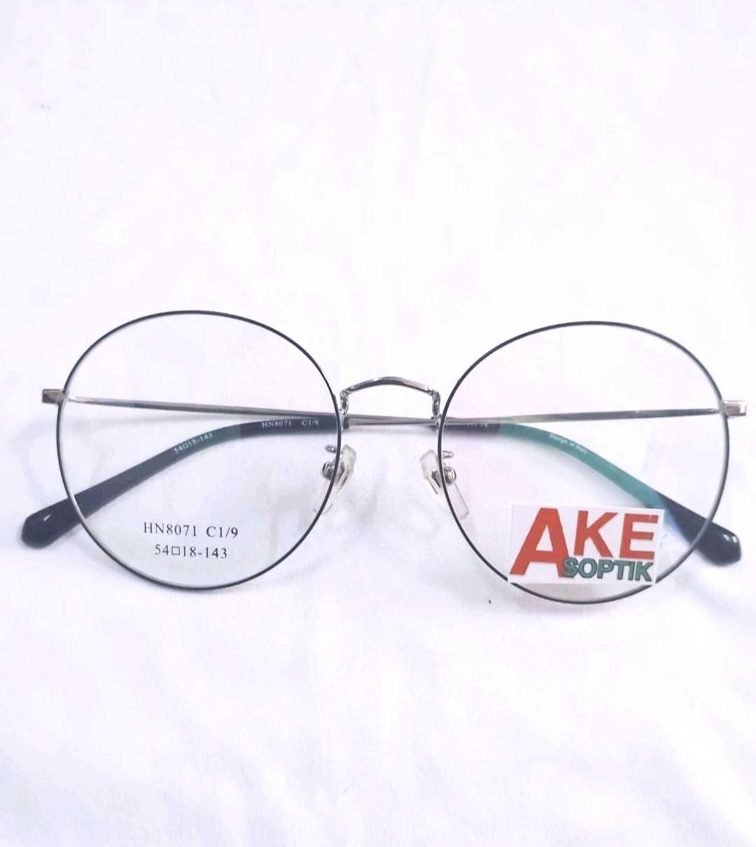 A136 แว่นไทเทเนียมหน้าแว่นกว้าง 136mm ขนาด54-18-143 พร้อมเลนส์บลูเปลี่ยนสีm10  ตัดแว่นสายตาแว่นสายตา
