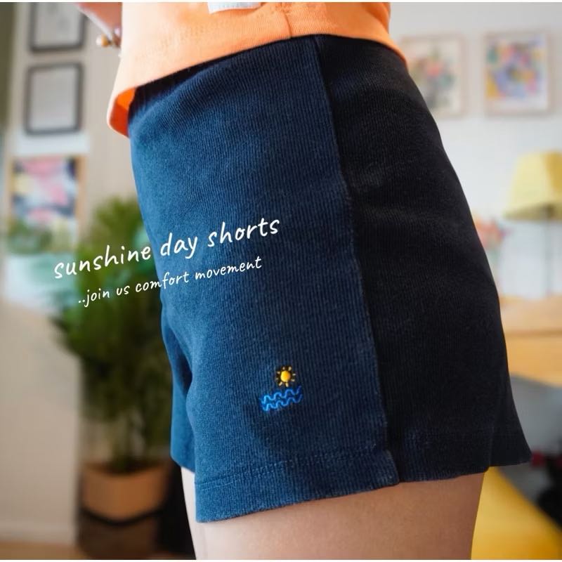 กางเกงขาสั้น เอวสูง ปักลาย 🌞 the sunshine day shorts - efo.club