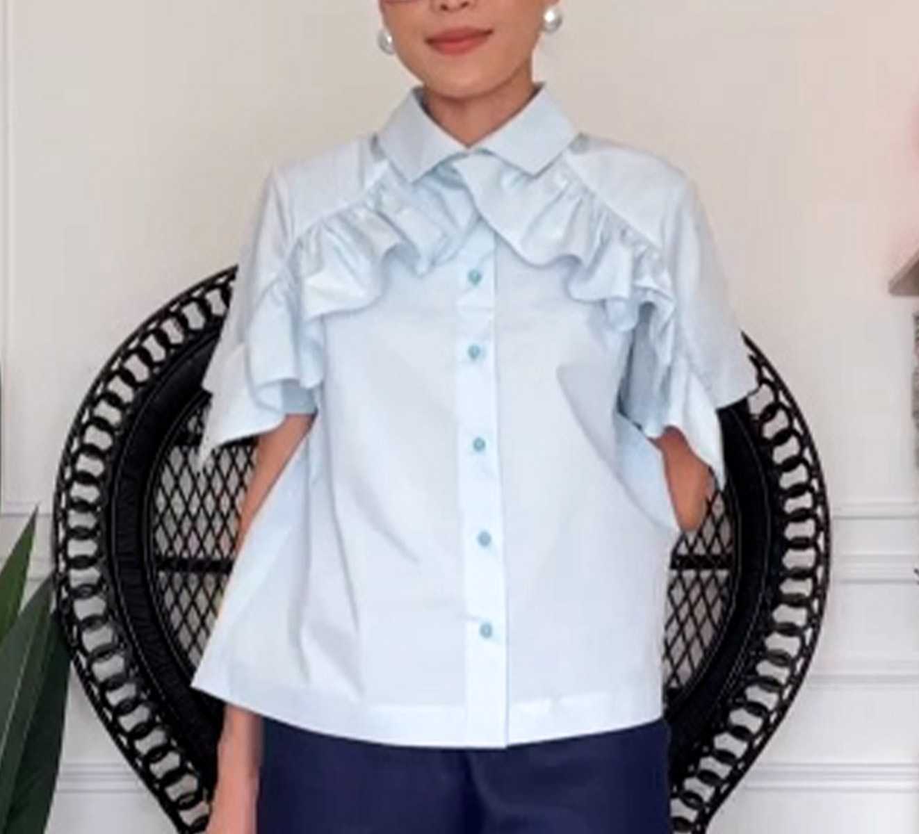 เสื้อคอปกสีฟ้า แต่งระบาย Blue Collared Blouse with Ruffled Front